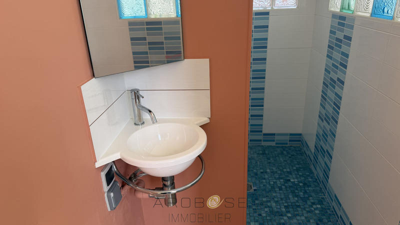 Maison traditionnelle - 220 m² - 7 pièces