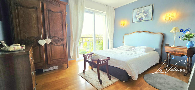 Maison traditionnelle - 185 m² - 8 pièces