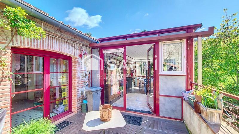 Maison - 270 m² - 9 pièces