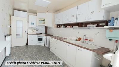 Appartement - 98 m² - 5 pièces
