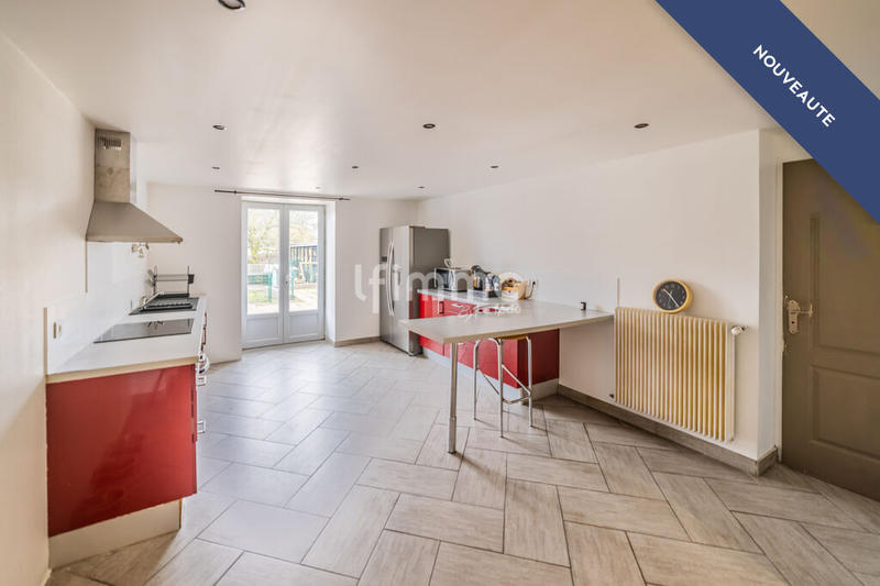 Maison - 220 m² - 6 pièces