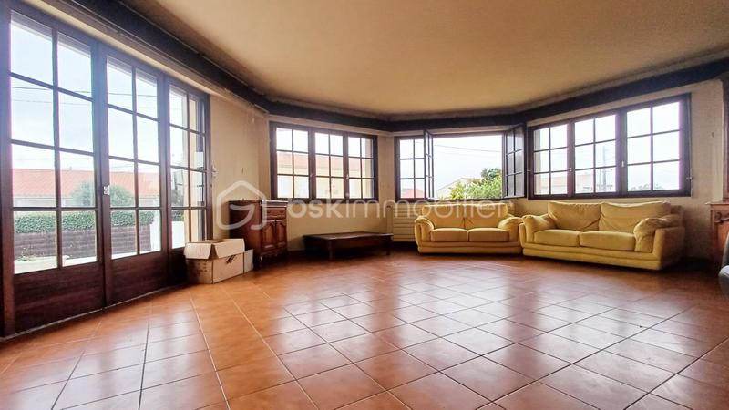 Villa - 260 m² - 8 pièces