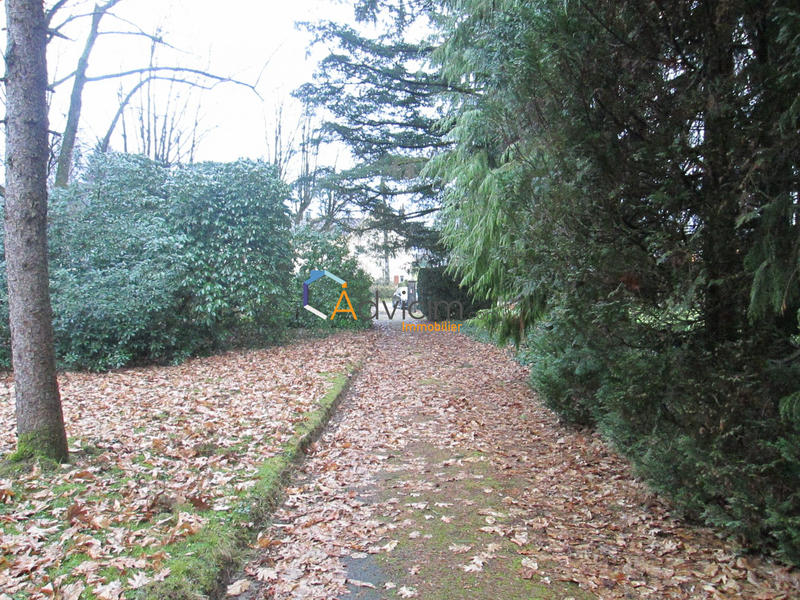 Maison - 260 m² - 9 pièces