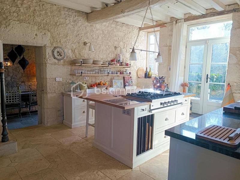 Demeure - 321 m² - 10 pièces