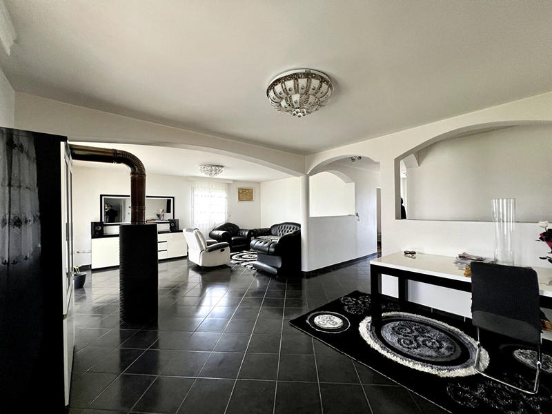 Maison - 170 m² - 6 pièces