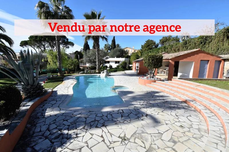 Maison - 306 m² - 8 pièces