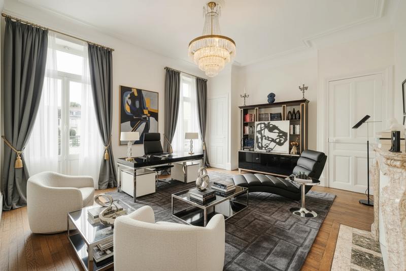 Propriété - 577 m² - 11 pièces