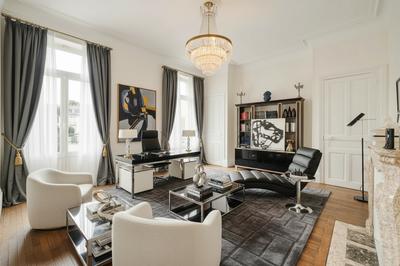 Propriété - 577 m² - 11 pièces