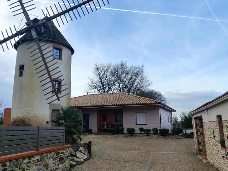 Maison - 170 m² - 9 pièces