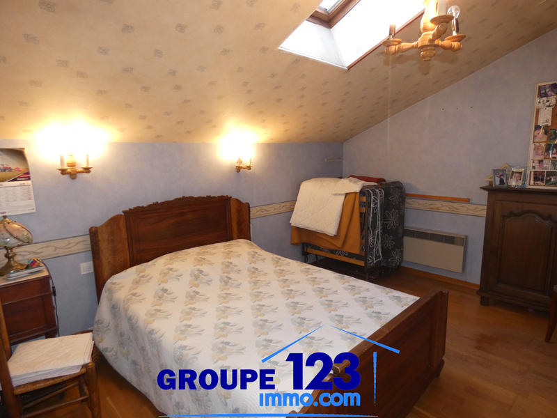Maison - 202 m² - 5 pièces