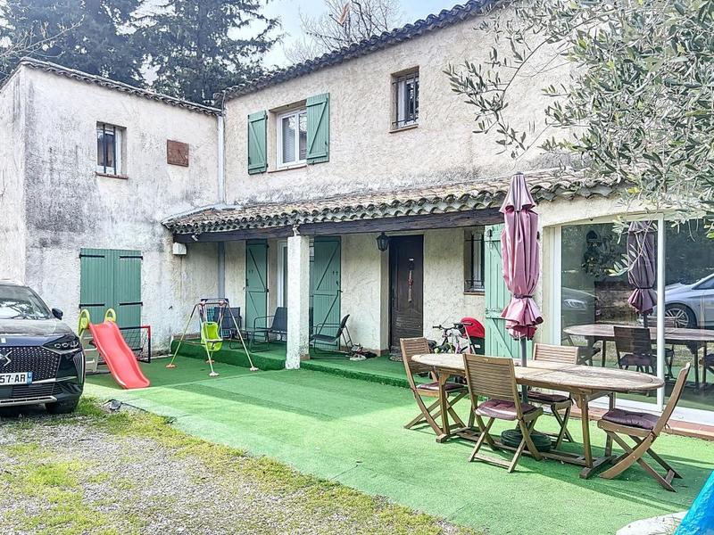 Maison - 173 m² - 6 pièces