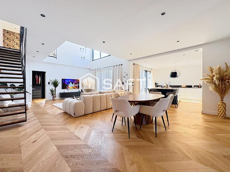 Maison - 160 m² - 7 pièces