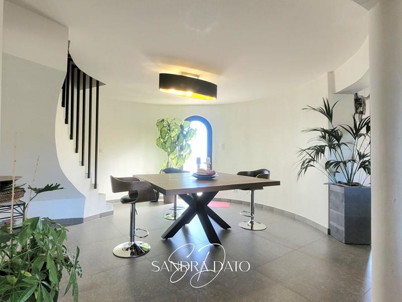 Maison - 156 m² - 5 pièces