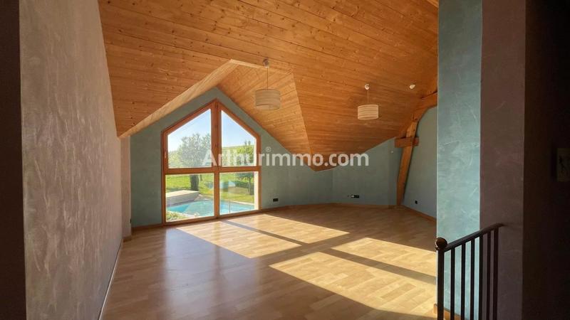 Maison - 190 m² - 8 pièces