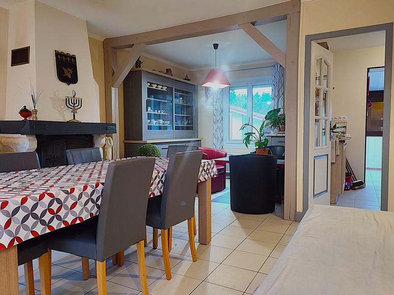 Maison - 92 m² - 6 pièces