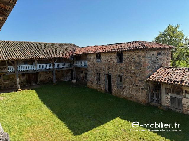 Maison ancienne - 250 m² - 6 pièces