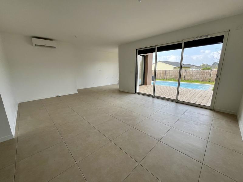 Maison - 121 m² - 5 pièces