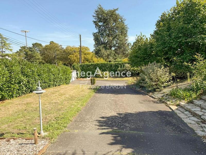 Pavillon - 220 m² - 10 pièces