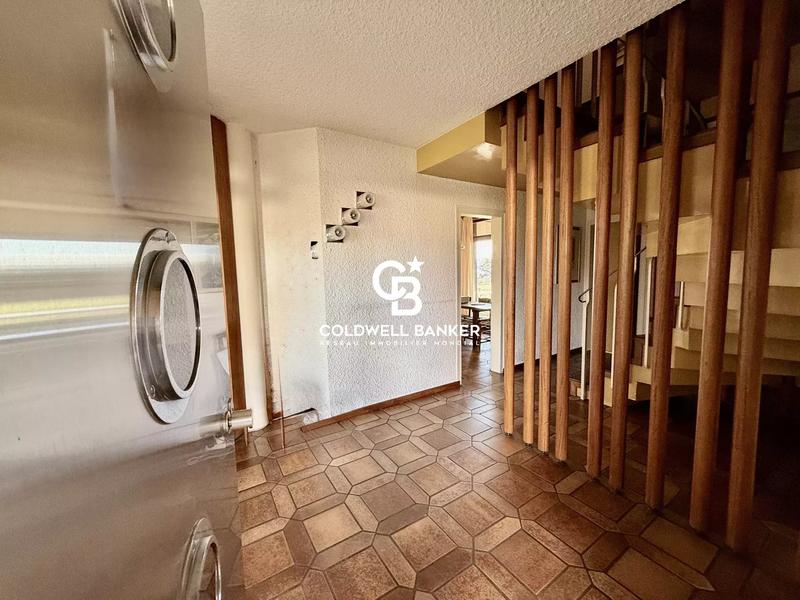 Maison - 250 m² - 7 pièces