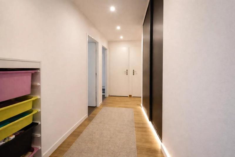 Appartement - 93 m² - 4 pièces