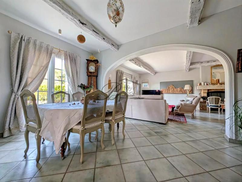 Villa - 206 m² - 7 pièces