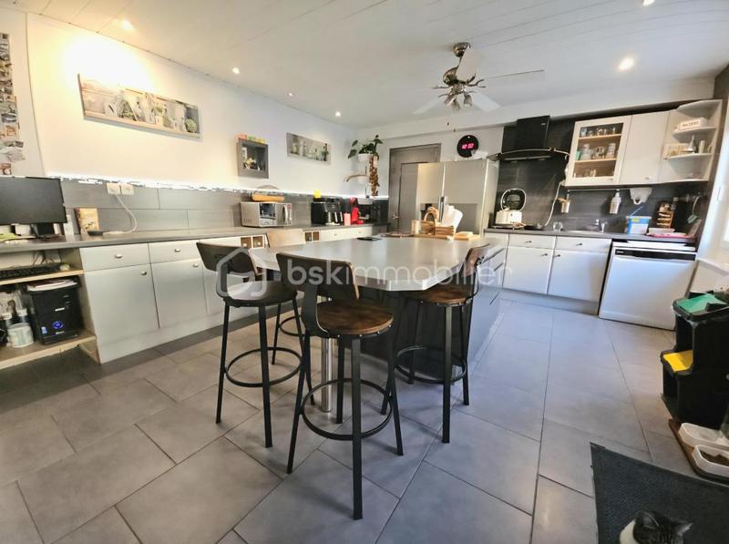 Maison - 180 m² - 5 pièces