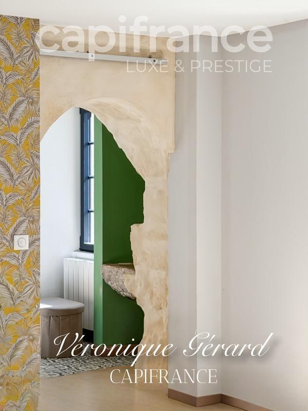 Propriété - 310 m² - 8 pièces