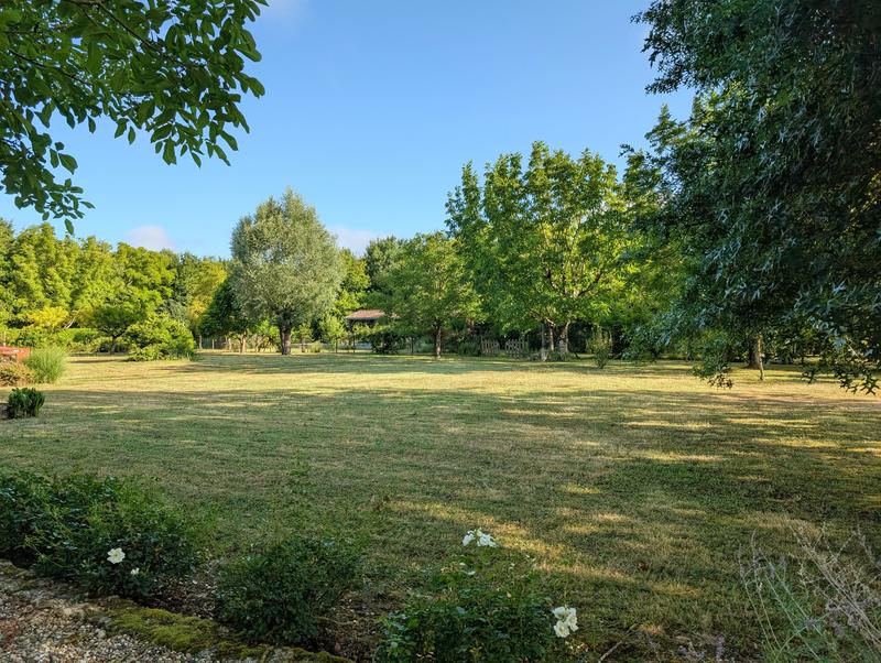 Propriété - 554 m² - 15 pièces