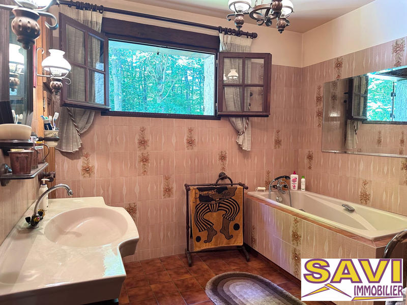 Maison traditionnelle - 153 m² - 5 pièces