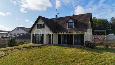 Maison traditionnelle - 180 m² - 8 pièces