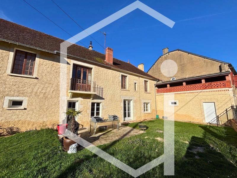 Maison - 218 m² - 9 pièces