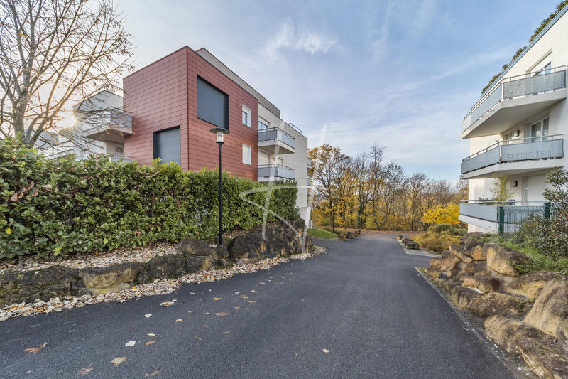 Appartement - 84 m² - 5 pièces