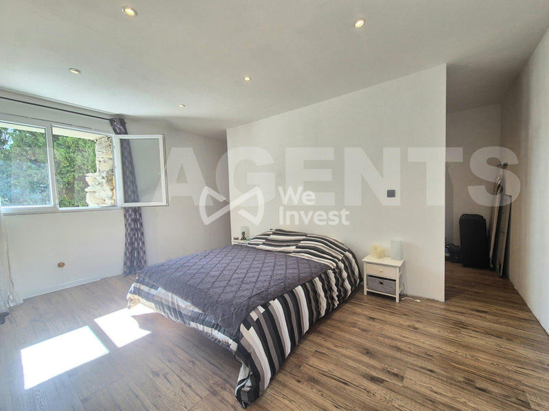 Maison - 322 m² - 9 pièces