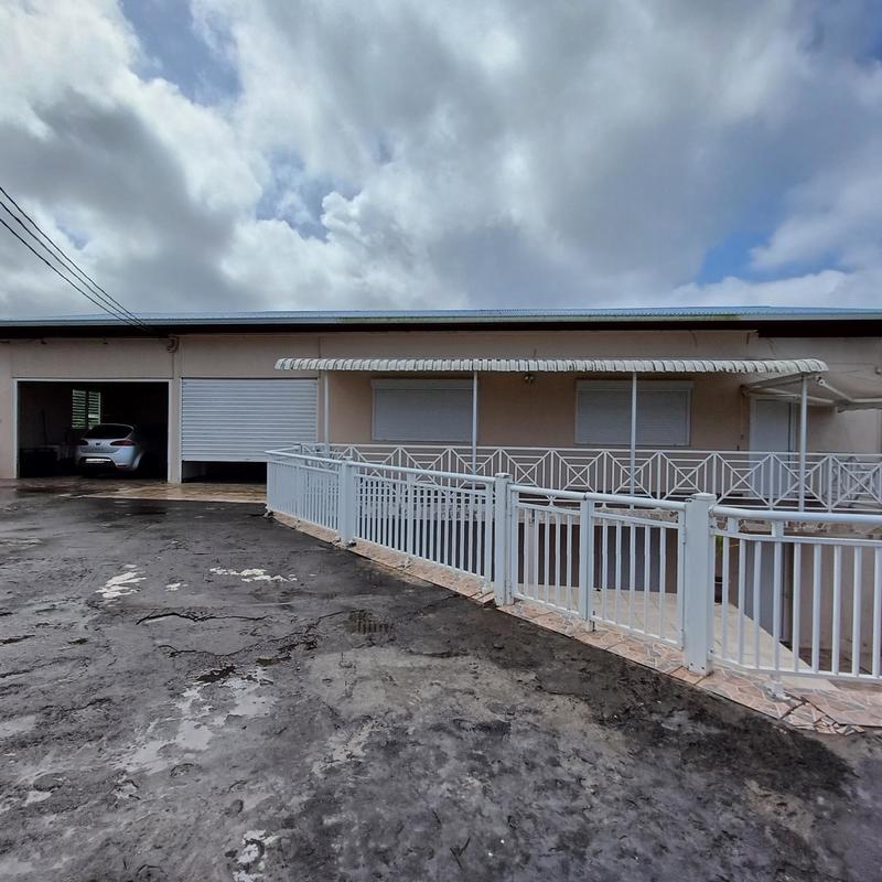 Maison - 350 m² - 10 pièces