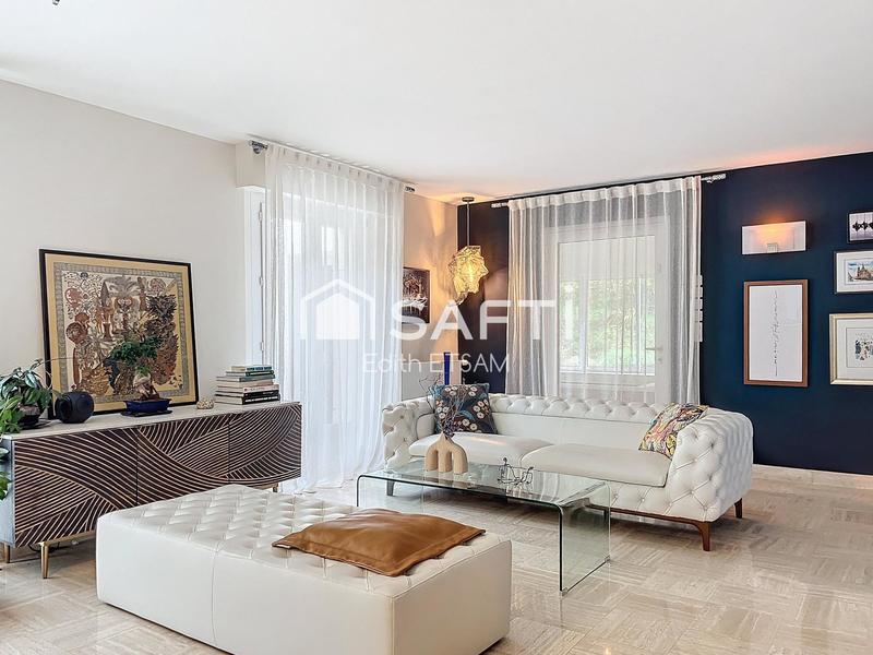 Maison - 207 m² - 8 pièces