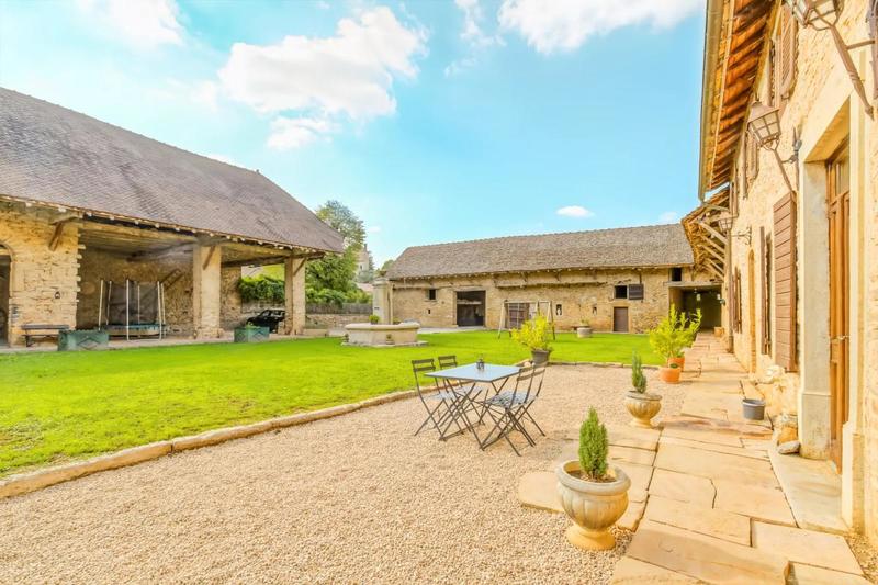 Demeure - 340 m² - 10 pièces