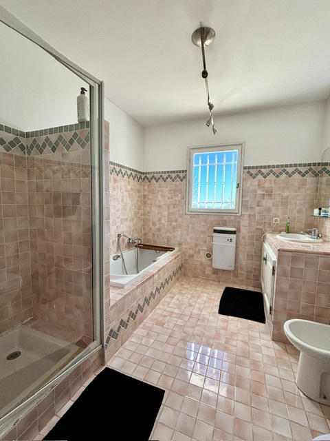 Villa - 305 m² - 10 pièces