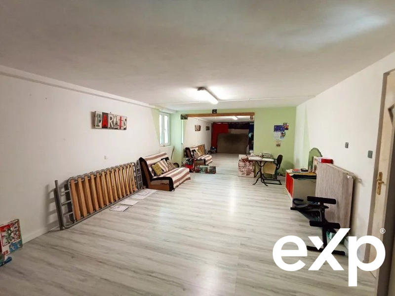 Maison - 214 m² - 9 pièces