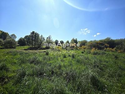 Terrain constructible - 888 m²