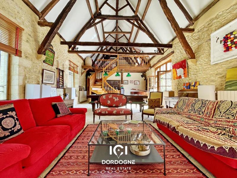 Propriété - 340 m² - 8 pièces