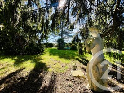 Maison - 216 m² - 7 pièces