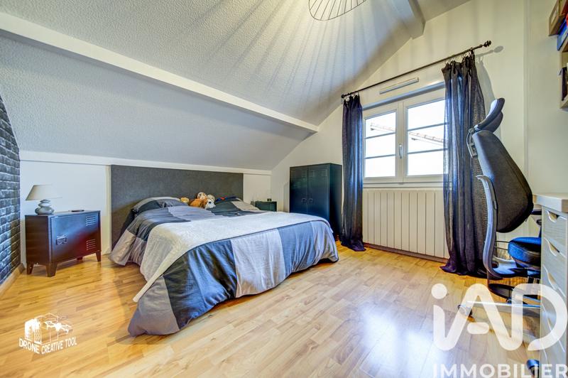 Maison - 202 m² - 6 pièces