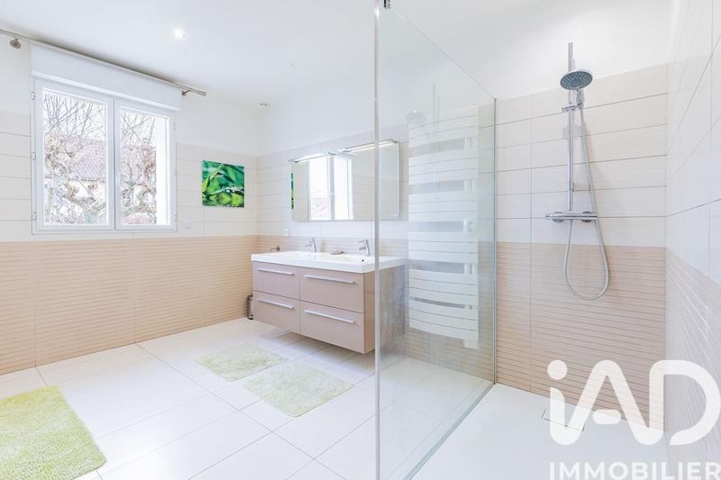 Maison - 199 m² - 7 pièces