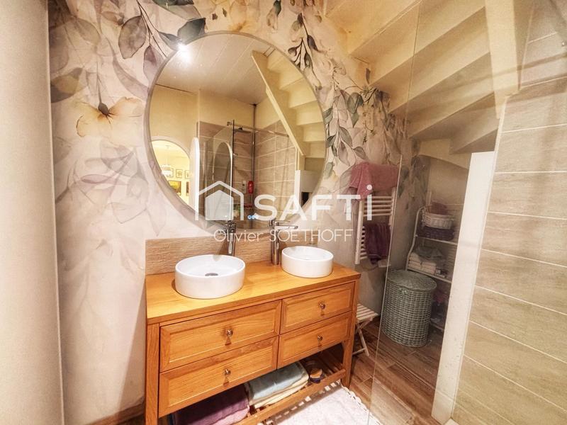 Maison - 210 m² - 6 pièces