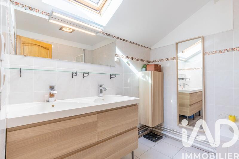 Maison - 92 m² - 5 pièces