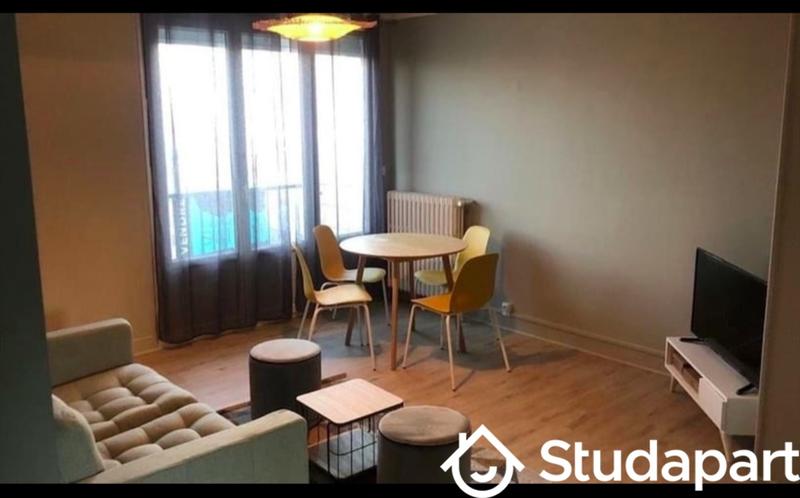 Chambre - 9 m² - 1 pièce