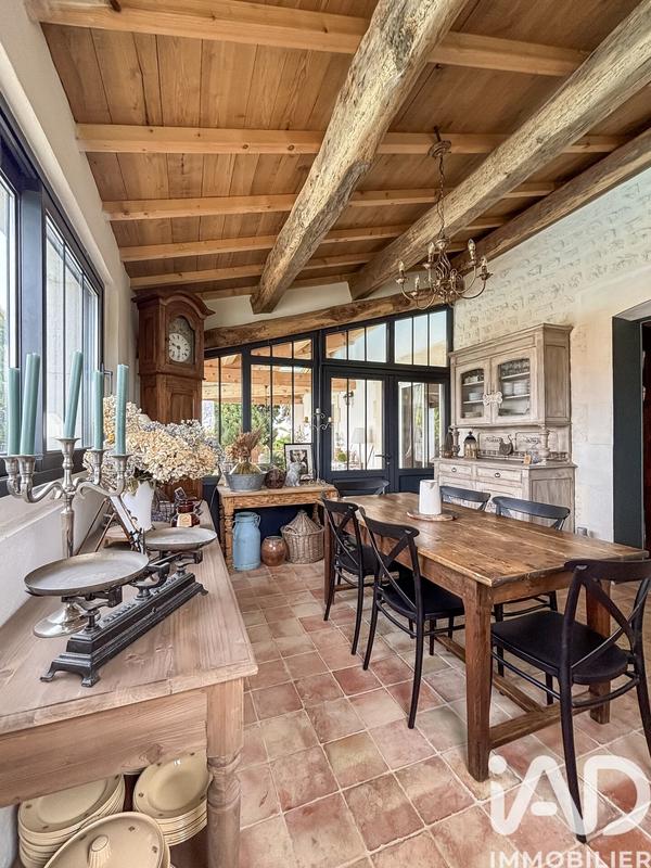 Maison - 297 m² - 11 pièces