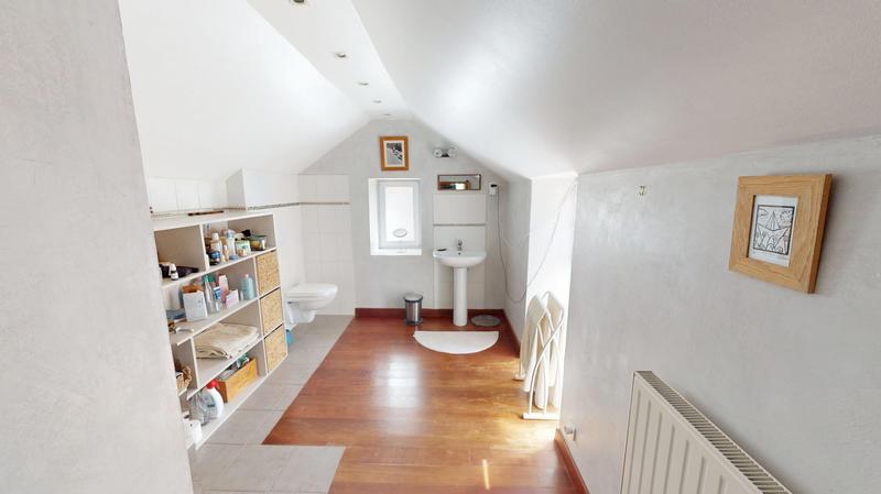 Maison - 231 m² - 7 pièces