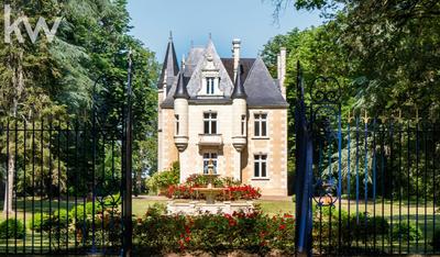 Propriété - 300 m² - 8 pièces