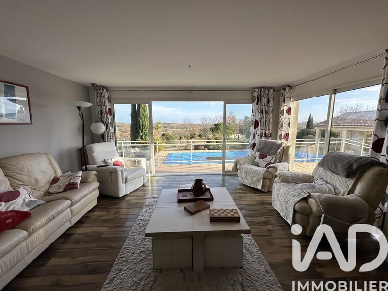 Maison - 244 m² - 8 pièces